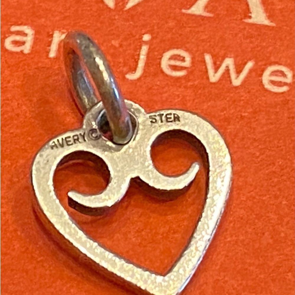 Vintage James Avery Sterling Silver Scrolled Heart Charm Pendant & Necklace FIRM - Picture 2 of 5